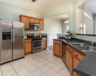 5640 Sterling Court - Photo Thumbnail 5