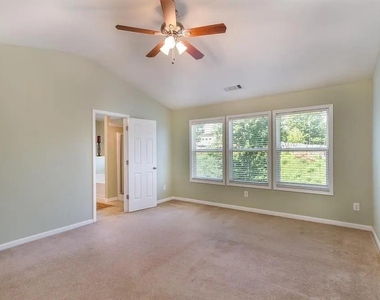 5640 Sterling Court - Photo Thumbnail 8