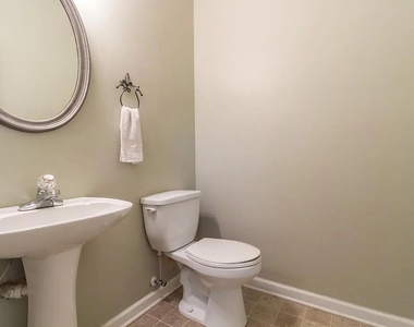 5640 Sterling Court - Photo Thumbnail 6