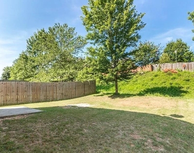 5640 Sterling Court - Photo Thumbnail 13