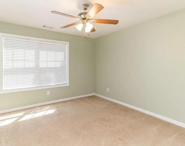 5640 Sterling Court - Photo Thumbnail 7