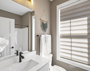 212 Great Loop East Drive - Photo Thumbnail 2