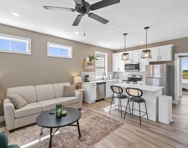 212 Great Loop East Drive - Photo Thumbnail 4