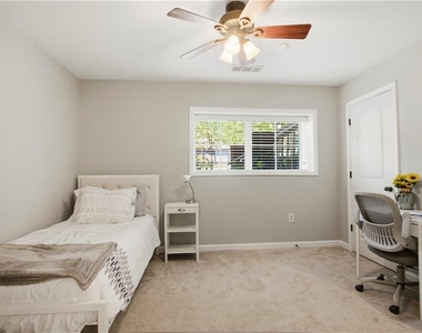 655 Mead Street Se - Photo Thumbnail 20