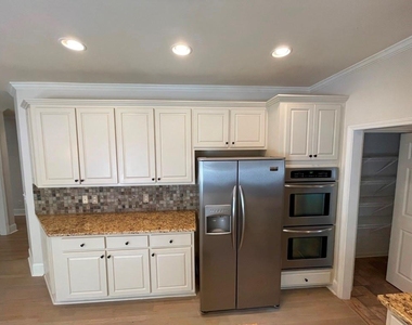510 Stonebrook Farms Drive - Photo Thumbnail 6