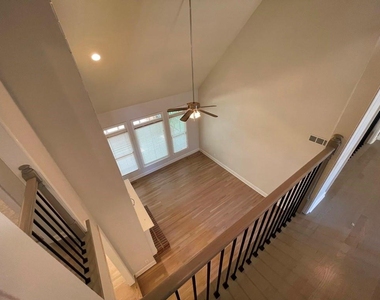 510 Stonebrook Farms Drive - Photo Thumbnail 11