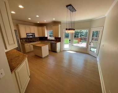 510 Stonebrook Farms Drive - Photo Thumbnail 4