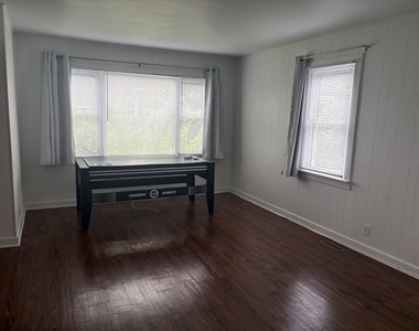 10 N Greenleaf Street - Photo Thumbnail 2