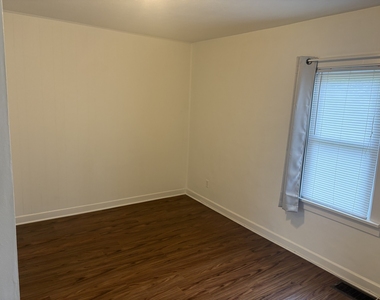 10 N Greenleaf Street - Photo Thumbnail 6