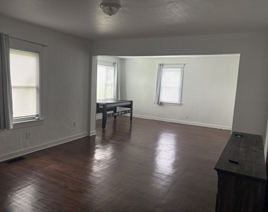 10 N Greenleaf Street - Photo Thumbnail 1