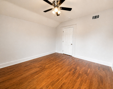 1830 N Mozart Street - Photo Thumbnail 5