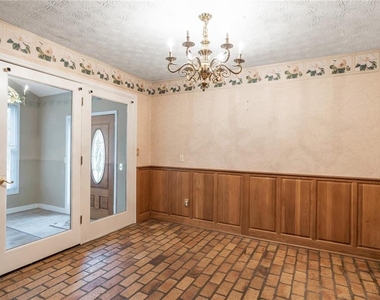 131 Arrowood Lane - Photo Thumbnail 9
