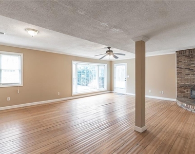 131 Arrowood Lane - Photo Thumbnail 32