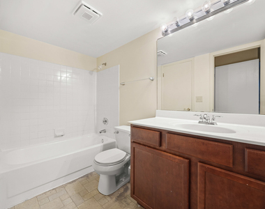 214 Glengarry Drive - Photo Thumbnail 9