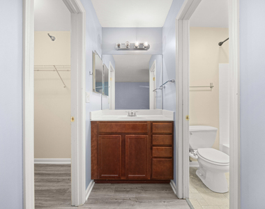 214 Glengarry Drive - Photo Thumbnail 13