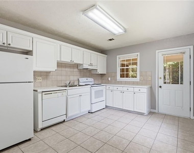 432 Charleston Lane - Photo Thumbnail 6