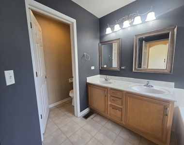 2265 W Bentley Lane - Photo Thumbnail 11