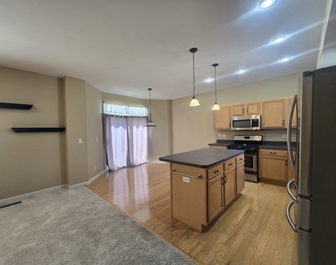 2265 W Bentley Lane - Photo Thumbnail 3