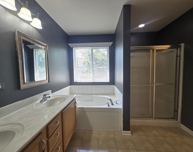 2265 W Bentley Lane - Photo Thumbnail 10