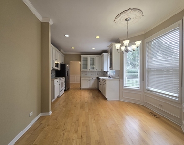 217 Lexington Court - Photo Thumbnail 5