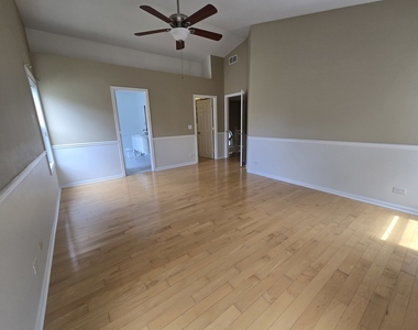 217 Lexington Court - Photo Thumbnail 12