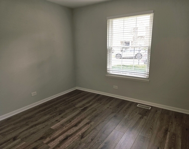 349 Newgate Court - Photo Thumbnail 18