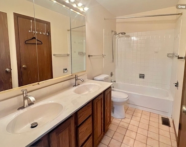 1420 Chippewa Trail - Photo Thumbnail 9