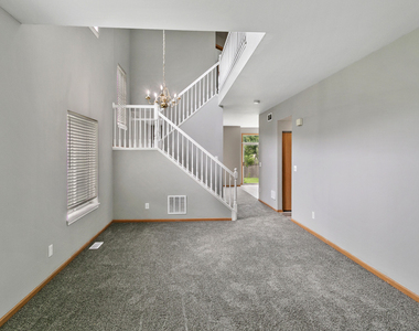 678 Zachary Drive - Photo Thumbnail 5