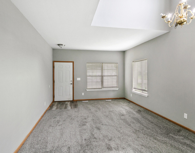 678 Zachary Drive - Photo Thumbnail 4