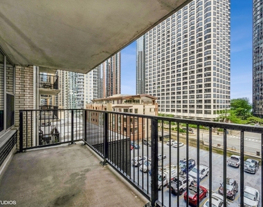400 E Randolph Street - Photo Thumbnail 9