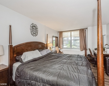 400 E Randolph Street - Photo Thumbnail 7