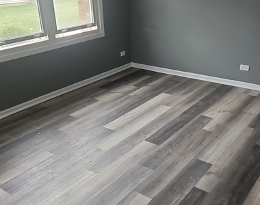 940 Miller Avenue - Photo Thumbnail 10