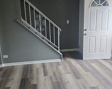 940 Miller Avenue - Photo Thumbnail 2