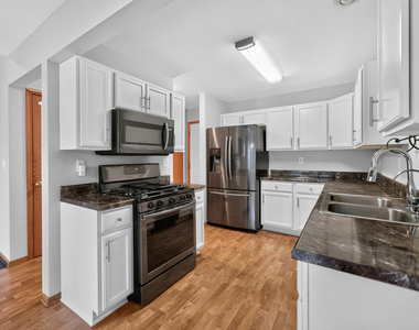1110 Rose Drive - Photo Thumbnail 11
