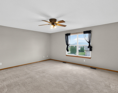 1110 Rose Drive - Photo Thumbnail 22
