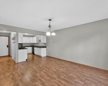 1110 Rose Drive - Photo Thumbnail 8