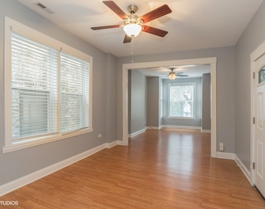 2321 N Sawyer Avenue - Photo Thumbnail 2