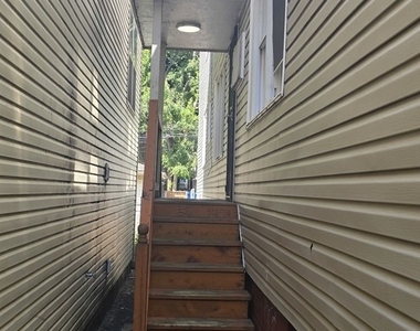 8222 S South Shore Drive - Photo Thumbnail 11