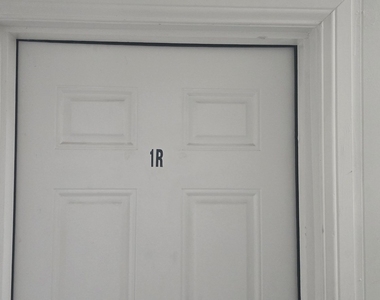 8222 S South Shore Drive - Photo Thumbnail 8