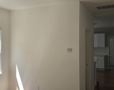 8222 S South Shore Drive - Photo Thumbnail 4