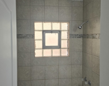 8222 S South Shore Drive - Photo Thumbnail 6