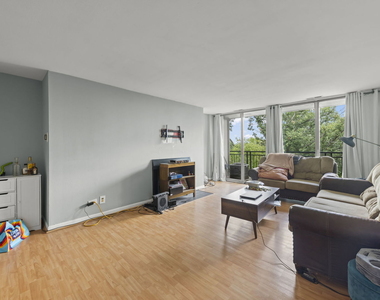 5820 Oakwood Drive - Photo Thumbnail 4