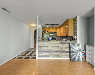 5820 Oakwood Drive - Photo Thumbnail 7