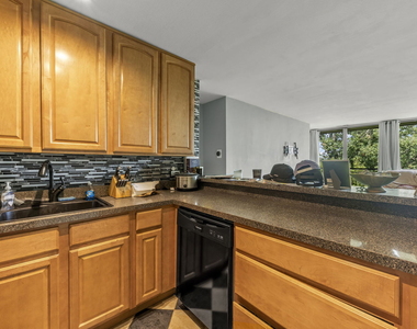 5820 Oakwood Drive - Photo Thumbnail 3