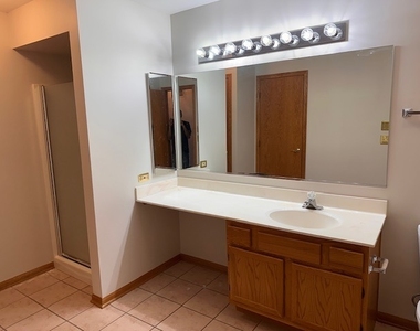 13902 S Cambridge Circle - Photo Thumbnail 16
