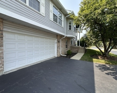13902 S Cambridge Circle - Photo Thumbnail 2