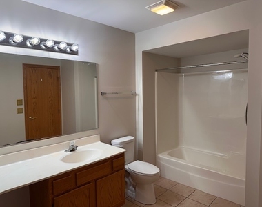 13902 S Cambridge Circle - Photo Thumbnail 17