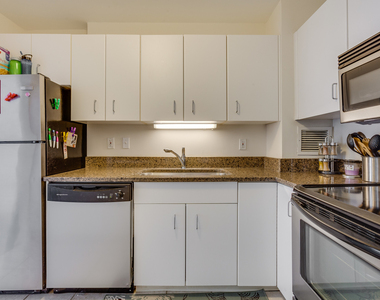 401 E Ontario Street - Photo Thumbnail 8