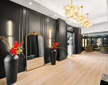 707 N Wells Street - Photo Thumbnail 14
