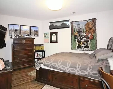 1045 W Cornelia Avenue - Photo Thumbnail 7